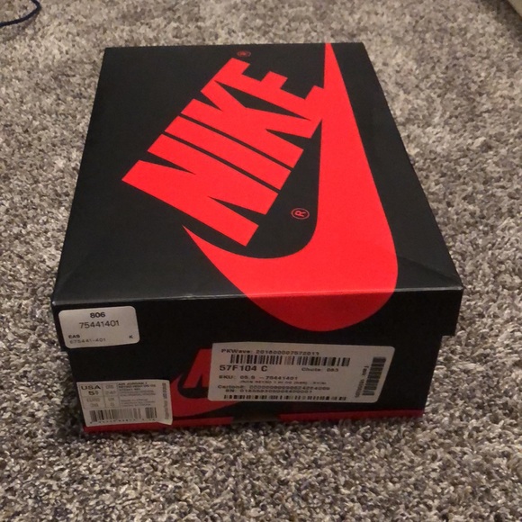 Air Jordan 1 Retro High OG GS ‘Hyper Royal’ - Picture 7 of 7